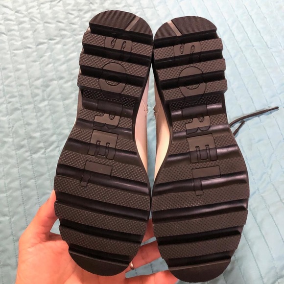 Boots - Picture 6 of 7